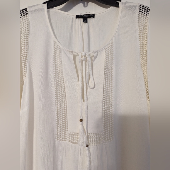 Signature Studio Top.    49 - Picture 2 of 4